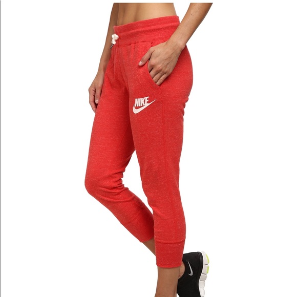 nike sweat capris